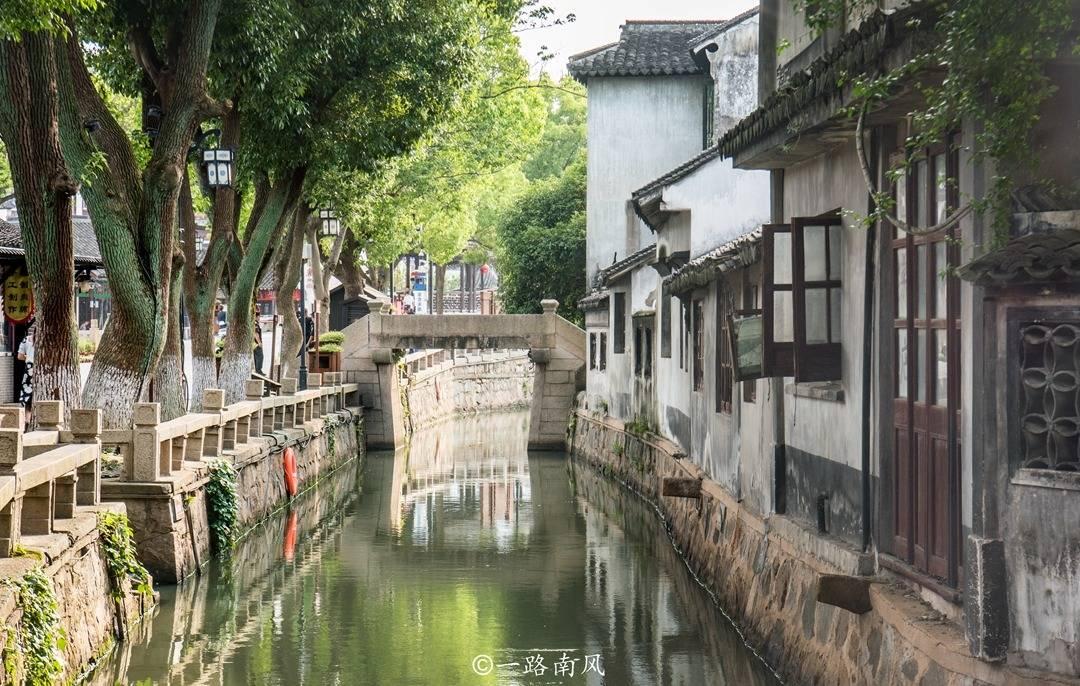 郭永怀:飞机失事时,他为保护公文包资料,和警卫员紧紧抱在一起